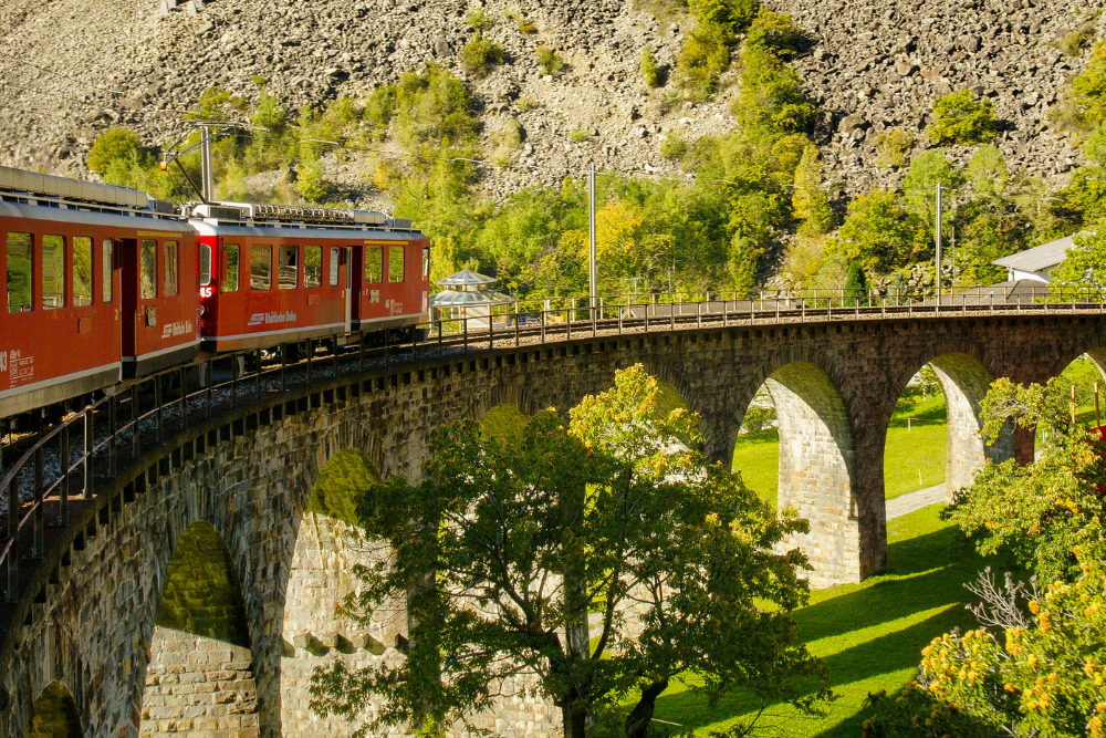 Treni panoramici italiani: viaggi unici tra natura e paesaggi mozzafiato